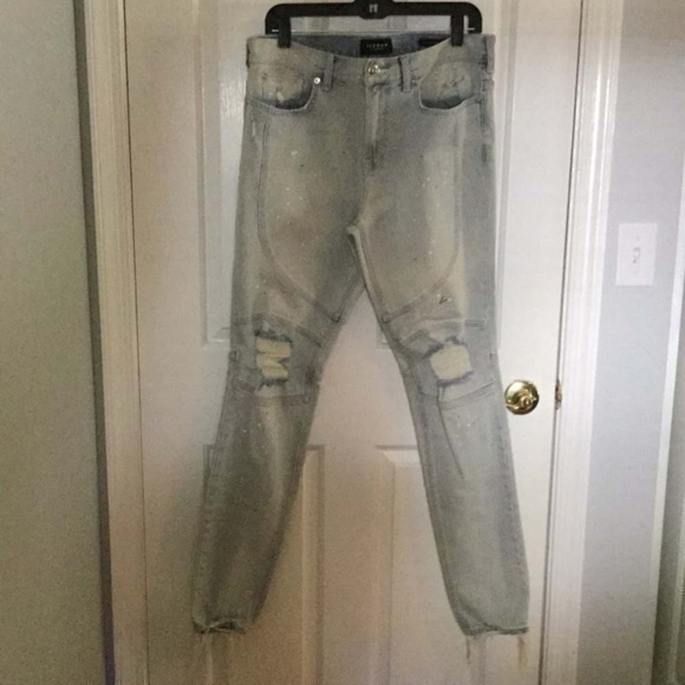 PacSun distressed paint splattered jeans​